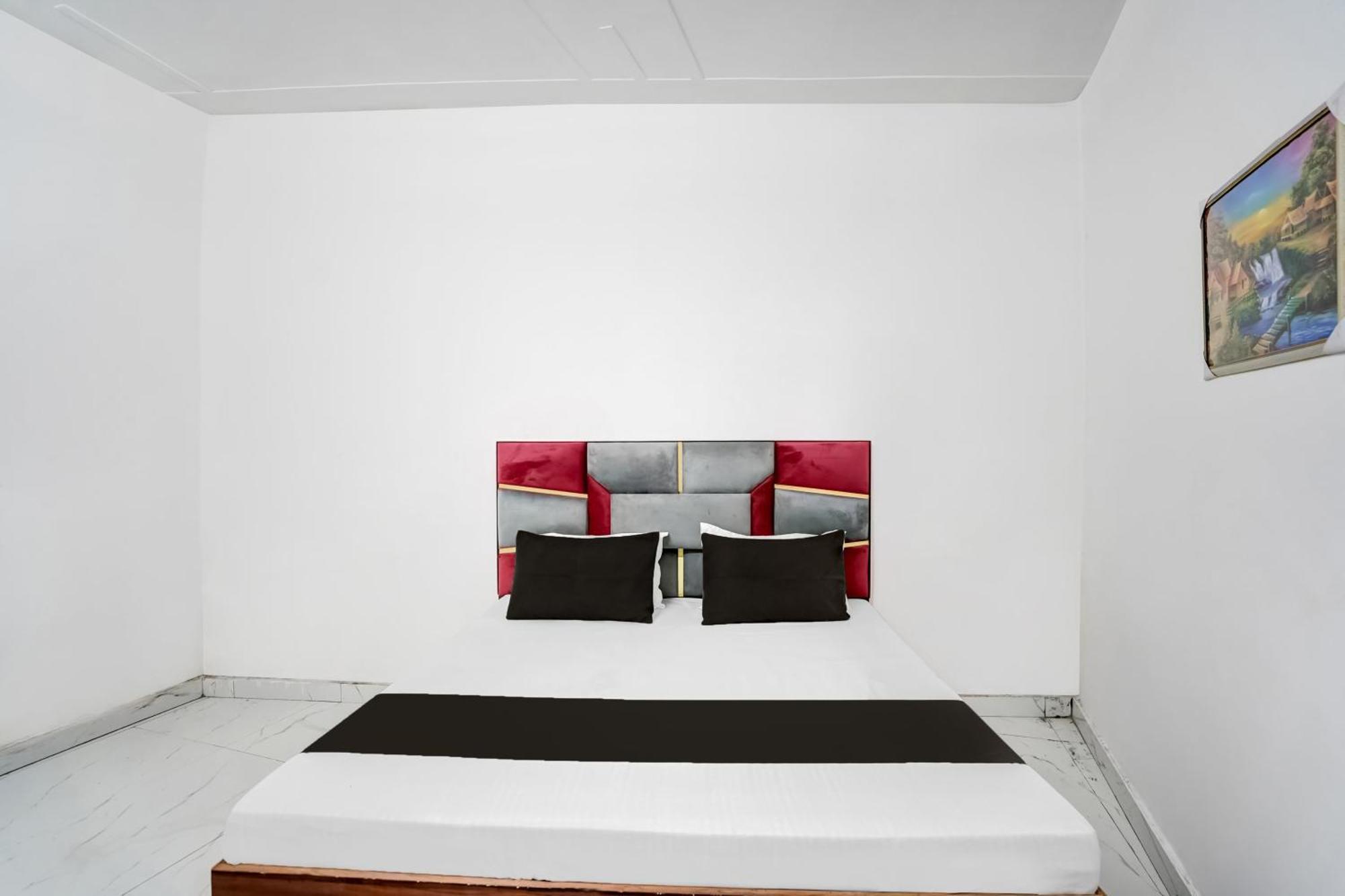 Super Hotel O Burari Нью-Дели Экстерьер фото